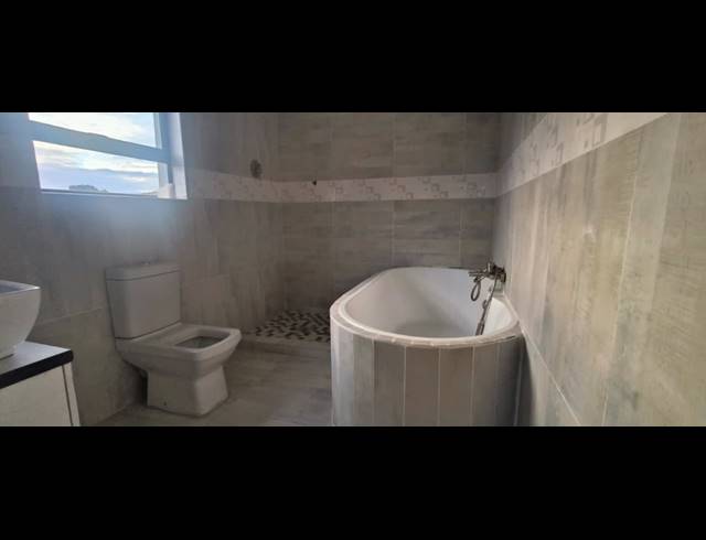 3 BEDROOM HOUSE FOR SALE IN MUNSIEVILLE SOUTH